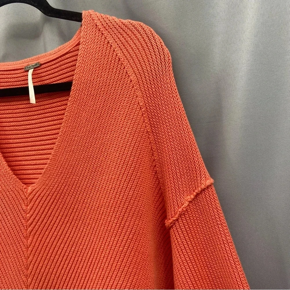FREE PEOPLE La Brea Oversized Heavy Knit V-Neck Ribbed Sweater in Coral Small - Picture 6 of 10